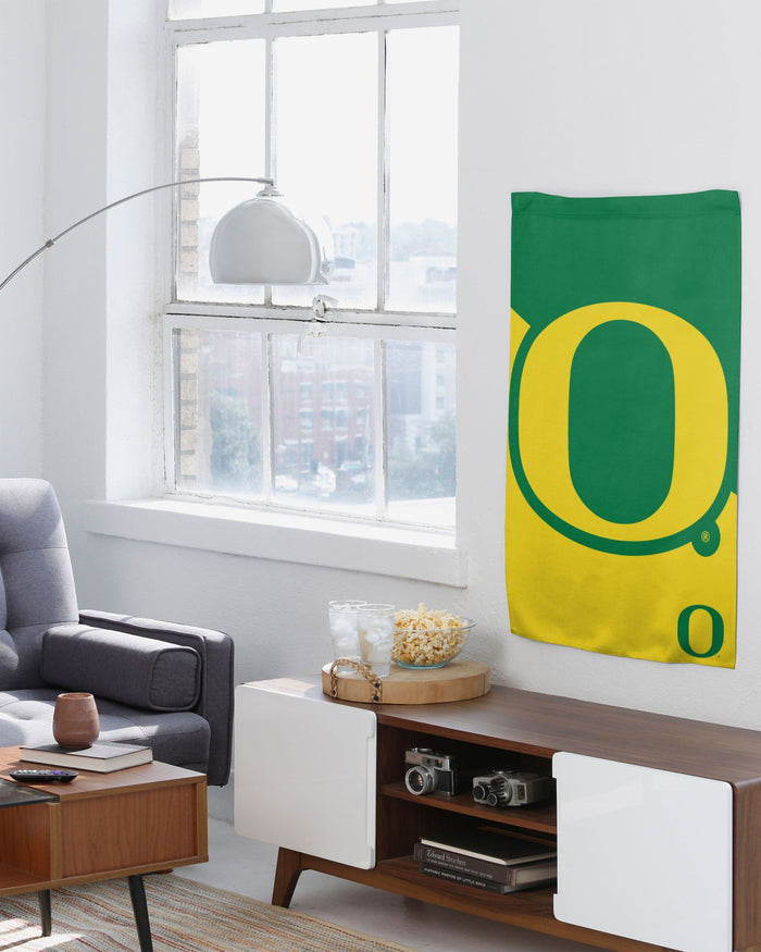 Oregon Ducks Vertical Flag FOCO - FOCO.com