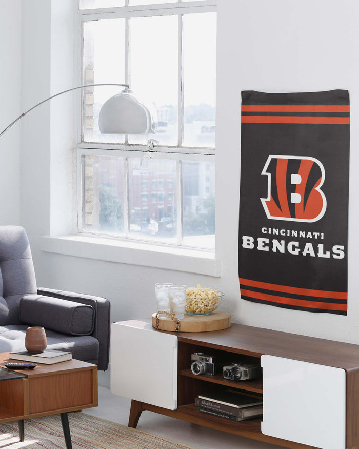 Cincinnati Bengals Big Logo Vertical Flag FOCO - FOCO.com