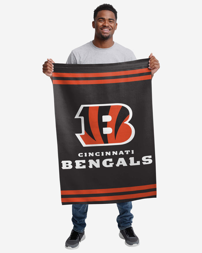 Cincinnati Bengals Big Logo Vertical Flag FOCO - FOCO.com