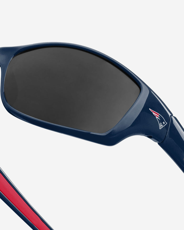 New England Patriots Athletic Wrap Sunglasses FOCO - FOCO.com