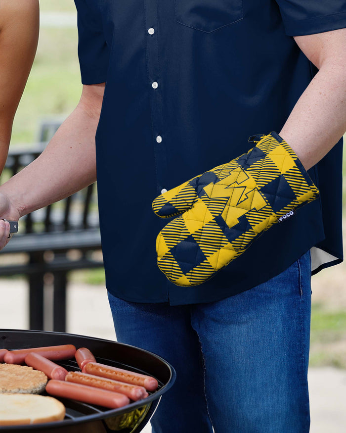 Michigan Wolverines Plaid Oven Mitt FOCO - FOCO.com