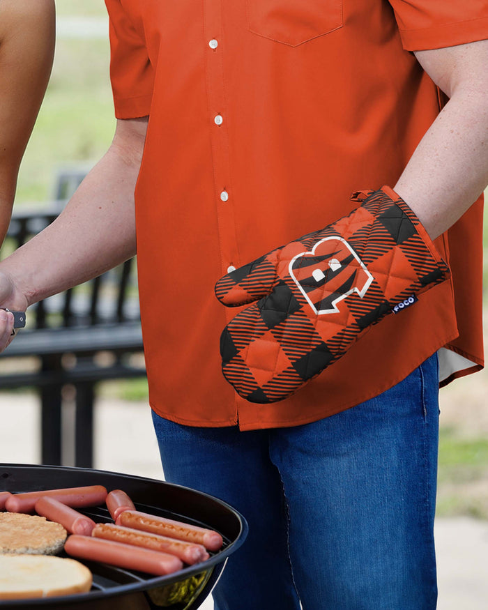 Cincinnati Bengals Plaid Oven Mitt FOCO - FOCO.com