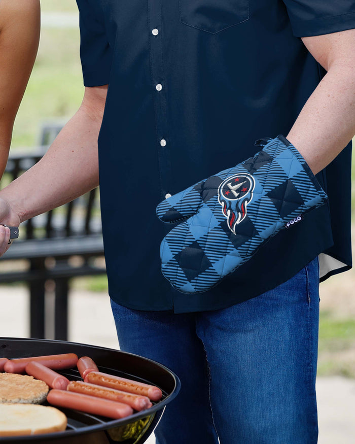 Tennessee Titans Plaid Oven Mitt FOCO - FOCO.com