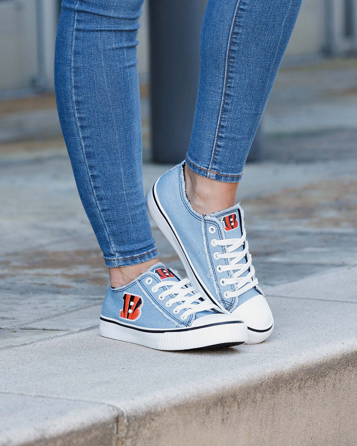 Cincinnati Bengals Womens Denim Low Top Canvas Shoe FOCO - FOCO.com