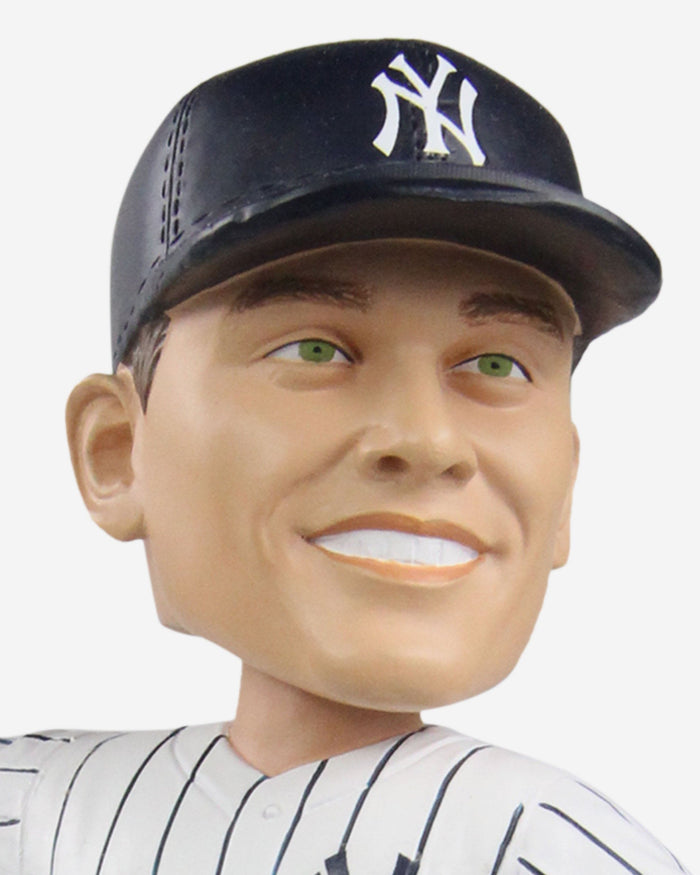 Roger Maris New York Yankees 1960 Gold Glove Bobblehead FOCO - FOCO.com