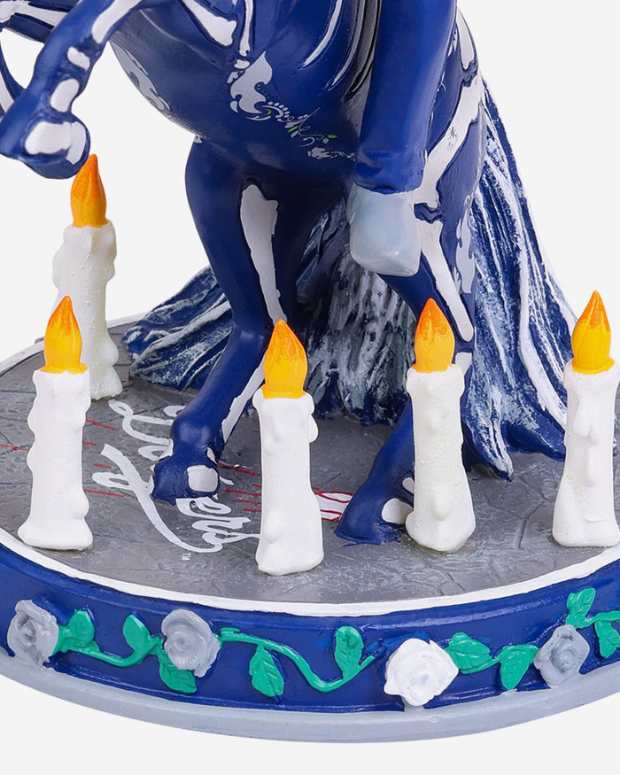 Los Angeles Dodgers Calavera Bobblehead FOCO - FOCO.com