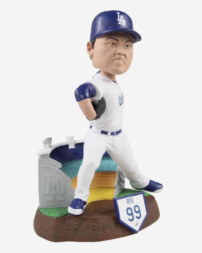 Hyun-jin Ryu Los Angeles Dodgers Thematic Bobblehead FOCO - FOCO.com