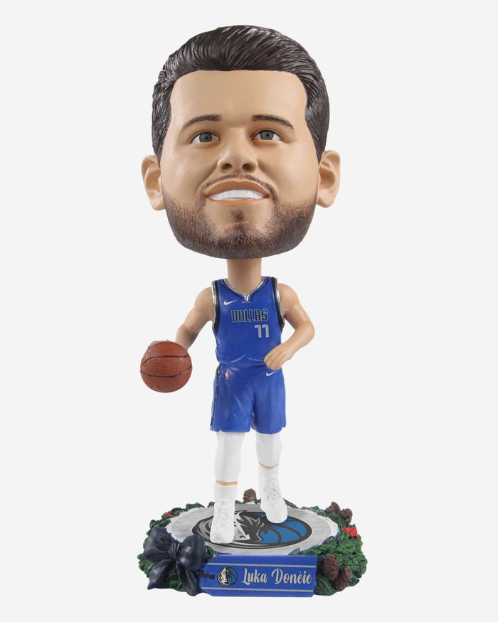 Luka Doncic Dallas Mavericks Holiday Wreath Bighead Bobblehead FOCO - FOCO.com