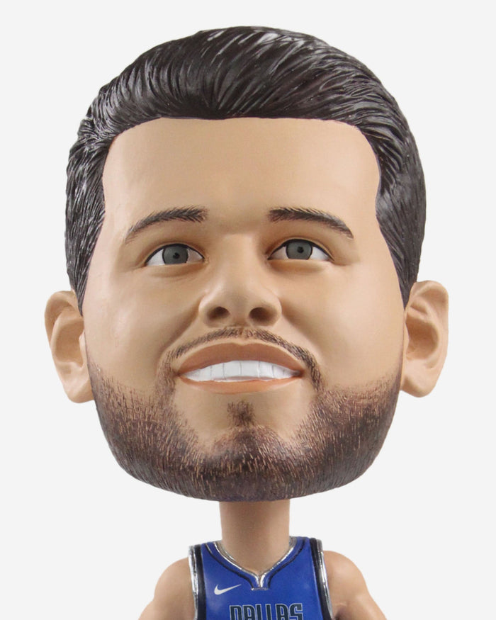 Luka Doncic Dallas Mavericks Holiday Wreath Bighead Bobblehead FOCO - FOCO.com