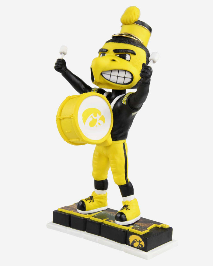 Herky The Hawk Iowa Hawkeyes Halftime Heroes Mascot Bobblehead FOCO - FOCO.com