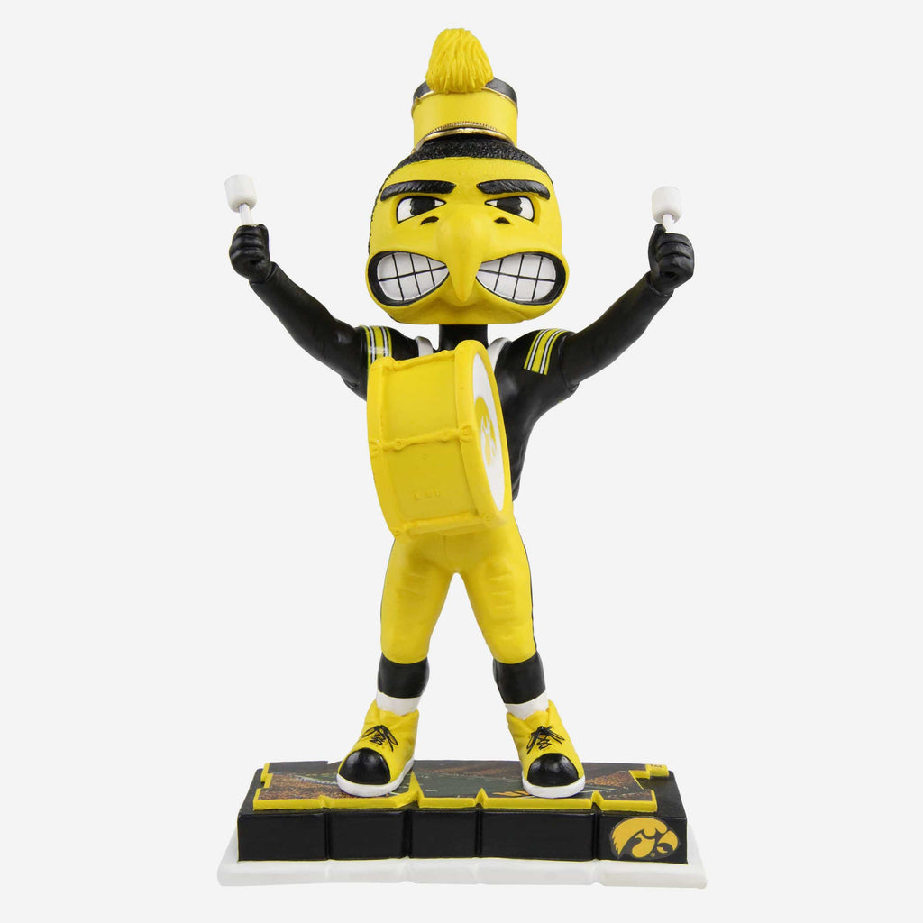 Herky The Hawk Iowa Hawkeyes Halftime Heroes Mascot Bobblehead FOCO - FOCO.com