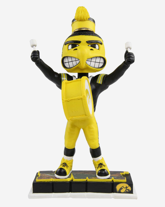 Herky The Hawk Iowa Hawkeyes Halftime Heroes Mascot Bobblehead FOCO - FOCO.com