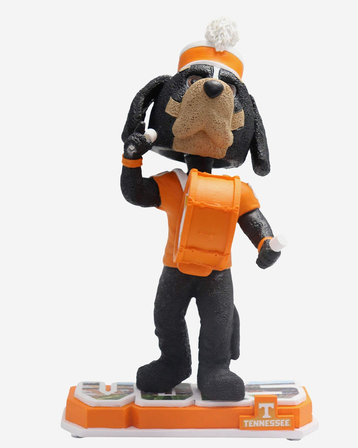 Smokey Tennessee Volunteers Halftime Heroes Mascot Bobblehead FOCO - FOCO.com