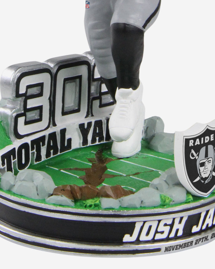 Josh Jacobs Las Vegas Raiders Gamebreaker Bobblehead FOCO - FOCO.com