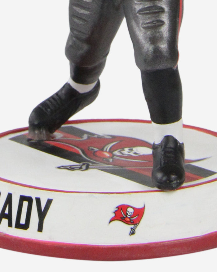 Tom Brady Tampa Bay Buccaneers Variant Bighead Bobblehead FOCO - FOCO.com