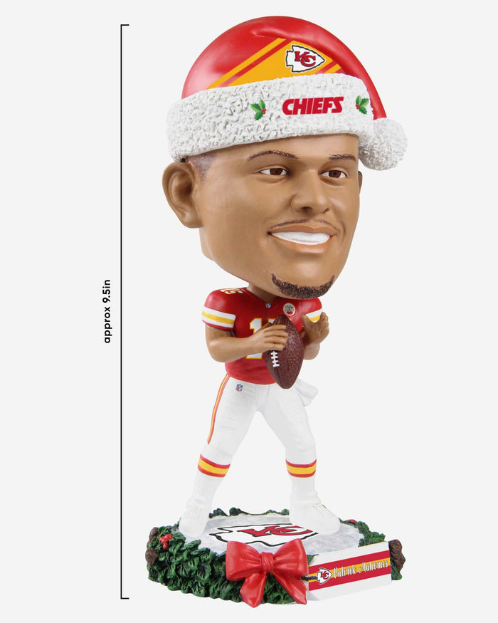 Patrick Mahomes Kansas City Chiefs Holiday Wreath Bighead Bobblehead FOCO - FOCO.com