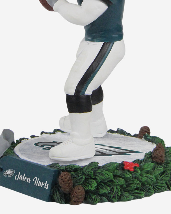 Jalen Hurts Philadelphia Eagles Holiday Wreath Bighead Bobblehead FOCO - FOCO.com