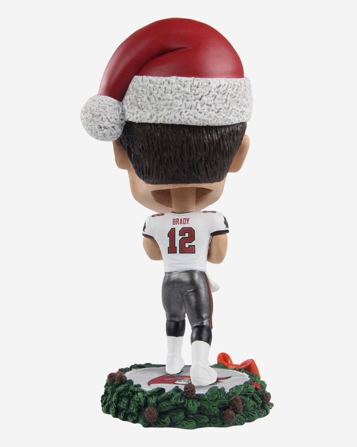 Tom Brady Tampa Bay Buccaneers Holiday Wreath Bighead Bobblehead FOCO - FOCO.com