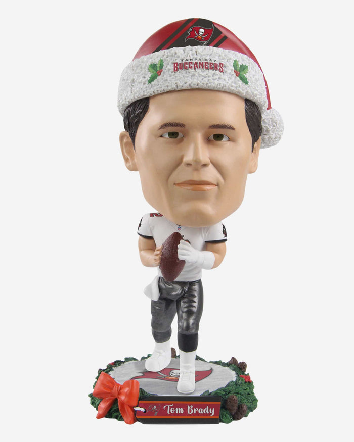 Tom Brady Tampa Bay Buccaneers Holiday Wreath Bighead Bobblehead FOCO - FOCO.com