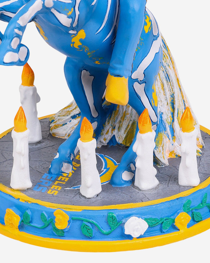 Los Angeles Chargers Calavera Bobblehead FOCO - FOCO.com