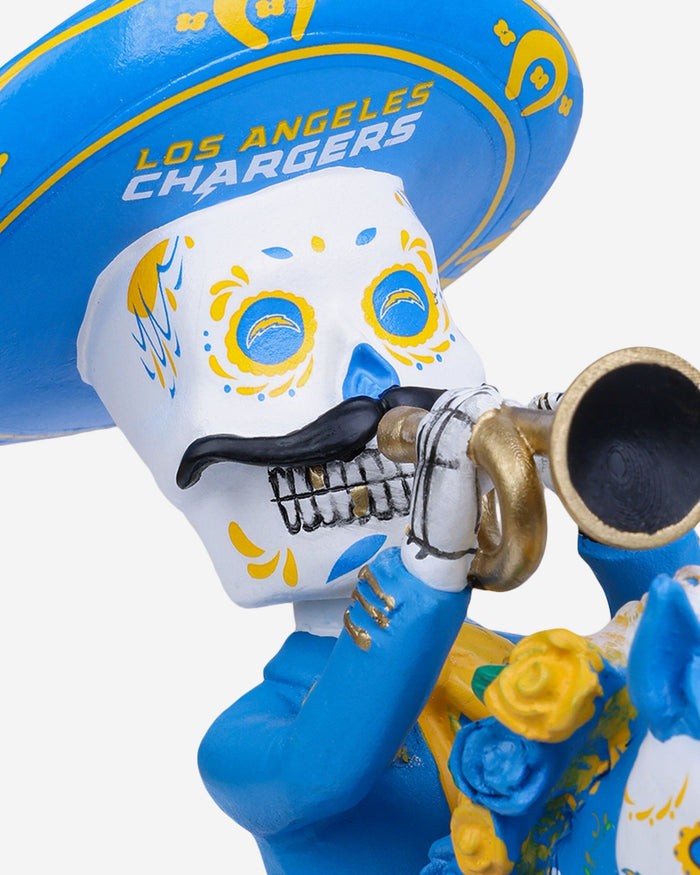 Los Angeles Chargers Calavera Bobblehead FOCO - FOCO.com