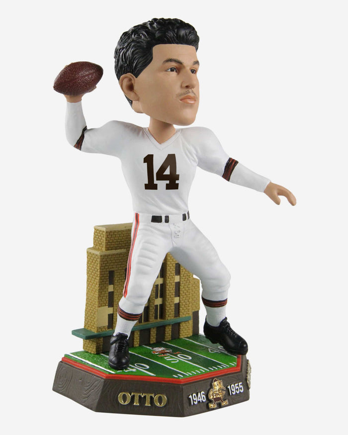 Otto Graham Cleveland Browns Retired Pro Gate Series Bobblehead FOCO - FOCO.com