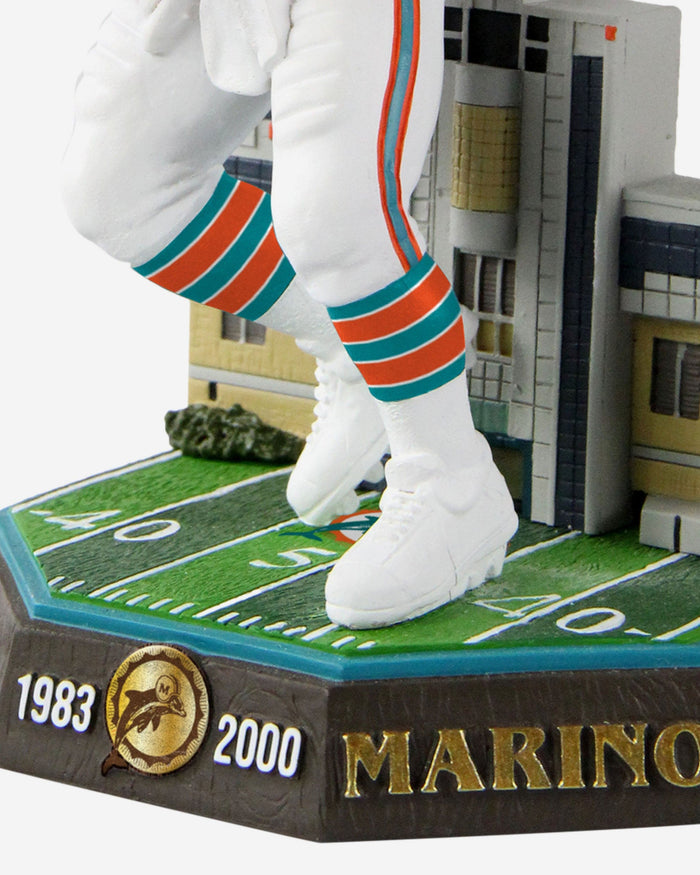 Dan Marino Miami Dolphins Retired Pro Gate Series Bobblehead FOCO - FOCO.com