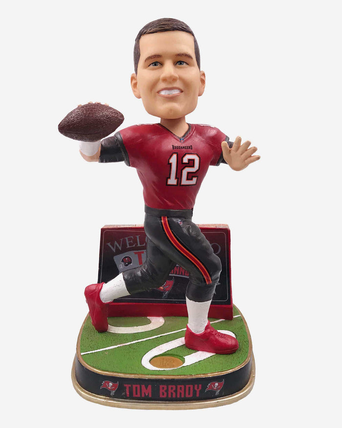 Tom Brady Tampa Bay Buccaneers Welcome Bobblehead FOCO - FOCO.com