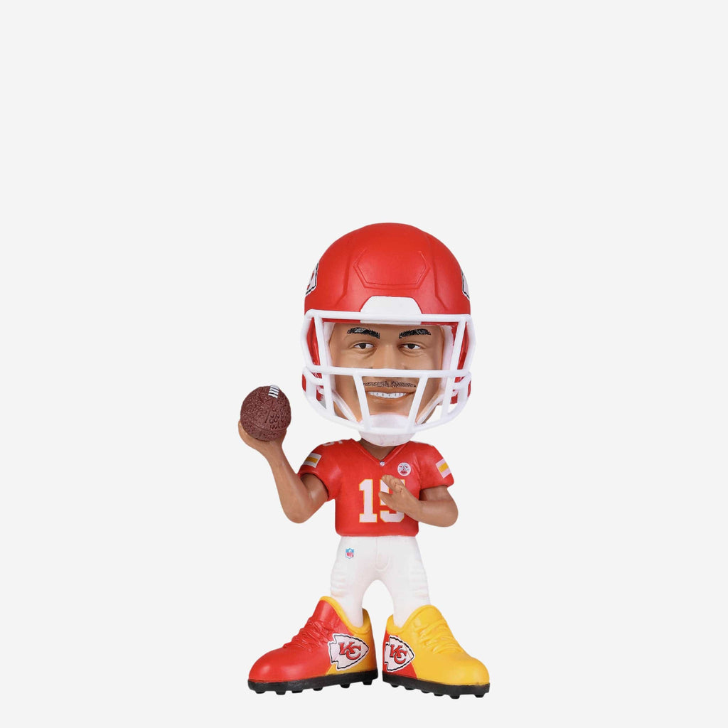 Patrick Mahomes Kansas City Chiefs Vinyl Showstomperz Bobblehead FOCO - FOCO.com