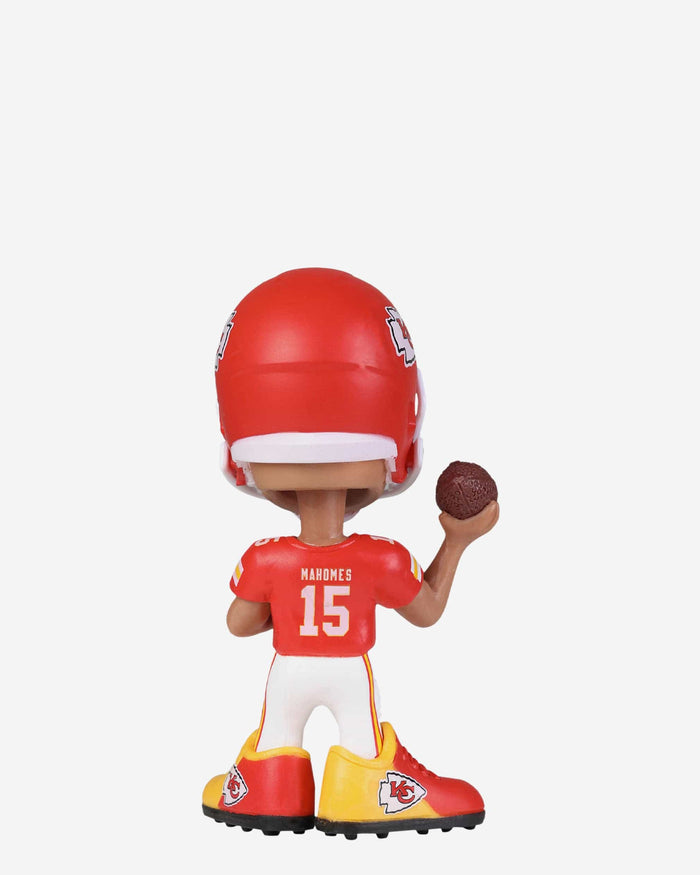 Patrick Mahomes Kansas City Chiefs Vinyl Showstomperz Bobblehead FOCO - FOCO.com