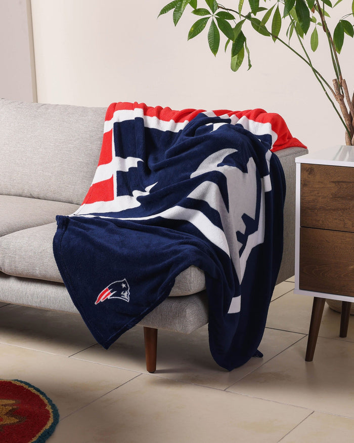 New England Patriots Supreme Slumber Plush Throw Blanket FOCO - FOCO.com