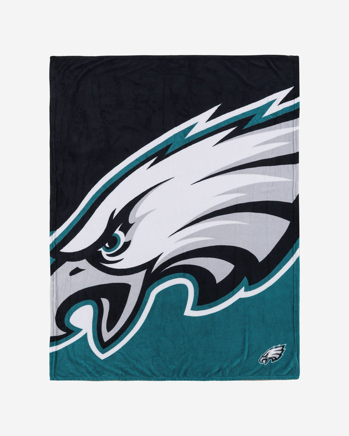 Philadelphia Eagles Supreme Slumber Plush Throw Blanket FOCO - FOCO.com