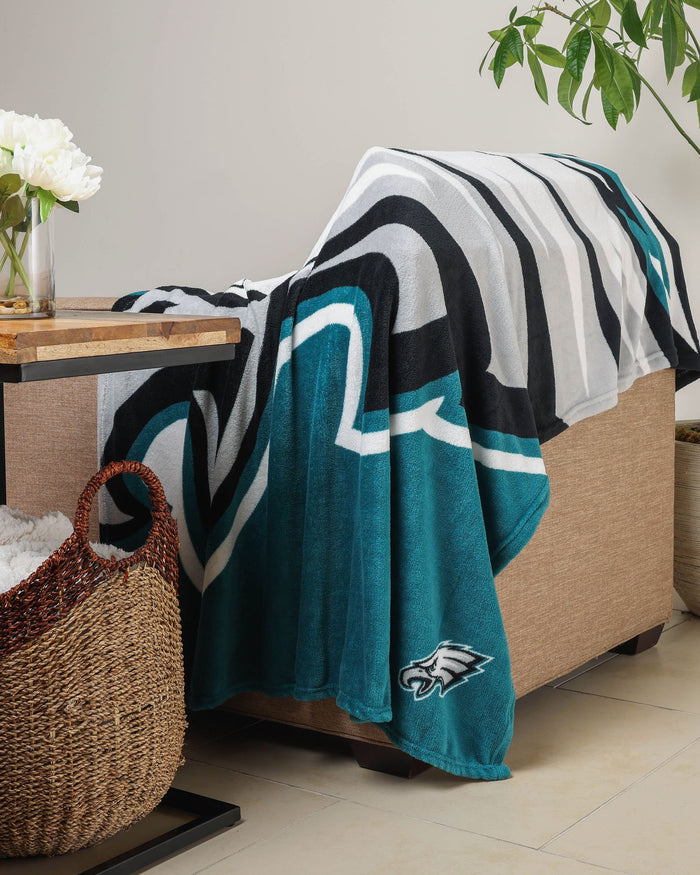 Philadelphia Eagles Supreme Slumber Plush Throw Blanket FOCO - FOCO.com