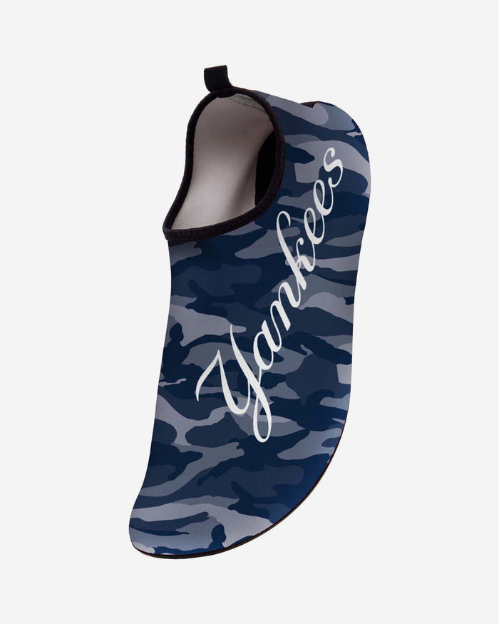 New York Yankees Camo Water Shoe FOCO - FOCO.com