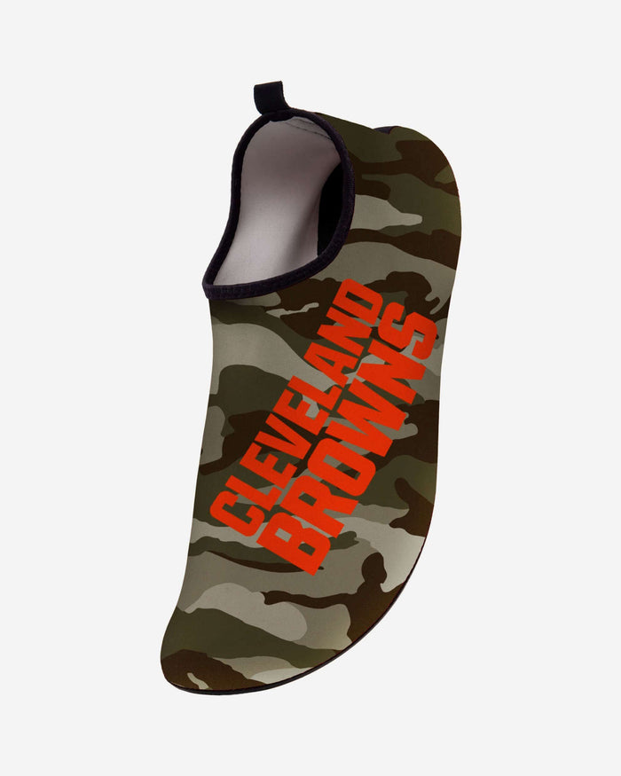 Cleveland Browns Mens Camo Water Shoe FOCO - FOCO.com