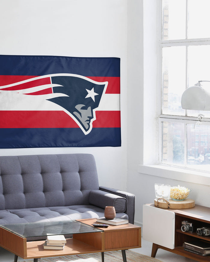 New England Patriots Big Logo Team Stripe Horizontal Flag FOCO - FOCO.com