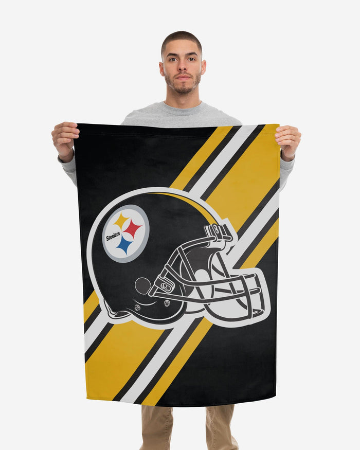 Pittsburgh Steelers Helmet Vertical Flag FOCO - FOCO.com