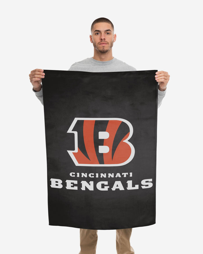 Cincinnati Bengals Solid Vertical Flag FOCO - FOCO.com