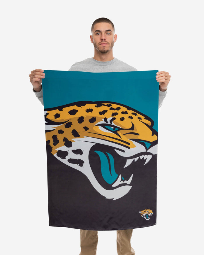 Jacksonville Jaguars Vertical Flag FOCO - FOCO.com