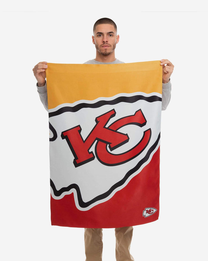 Kansas City Chiefs Vertical Flag FOCO - FOCO.com