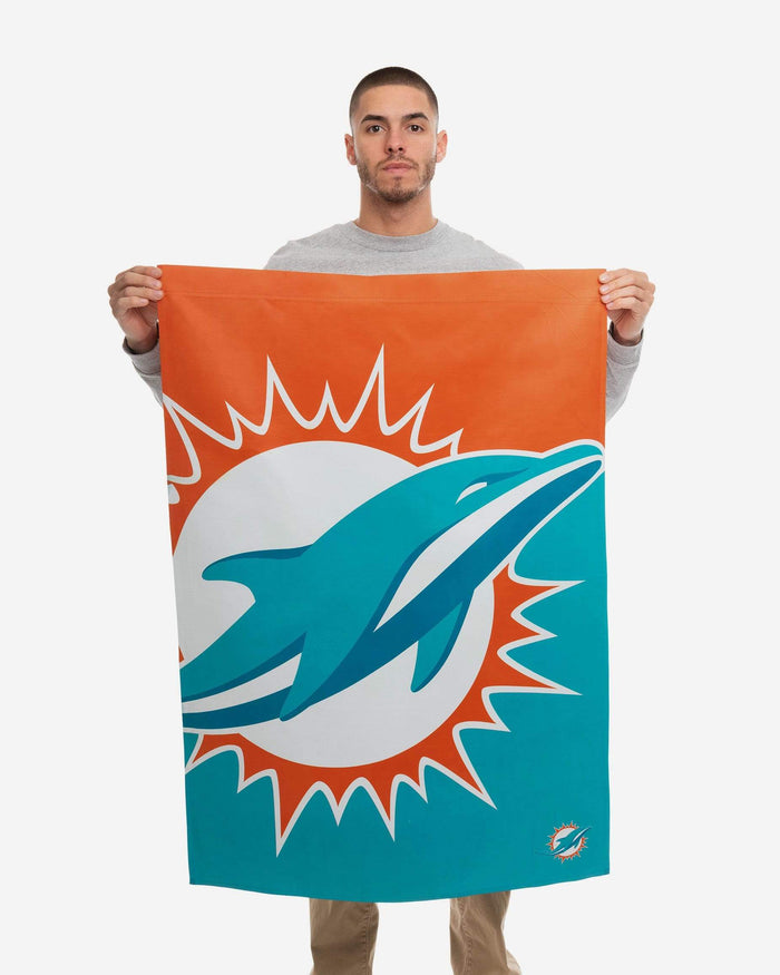 Miami Dolphins Vertical Flag FOCO - FOCO.com