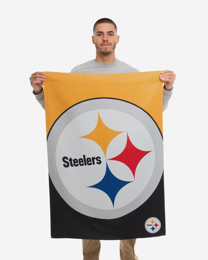 Pittsburgh Steelers Vertical Flag FOCO - FOCO.com