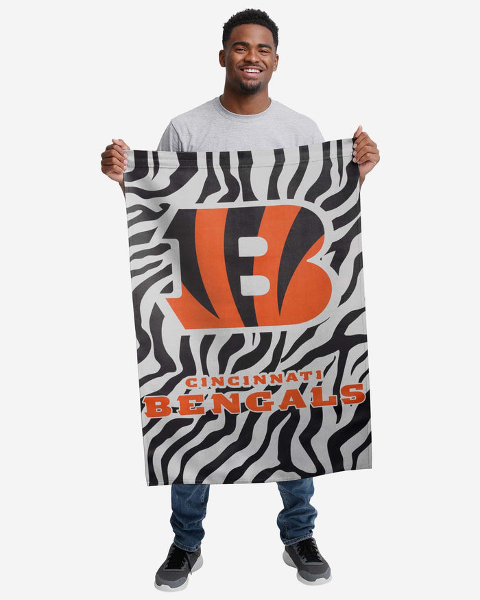 Cincinnati Bengals White Stripe Big Logo Vertical Flag FOCO - FOCO.com