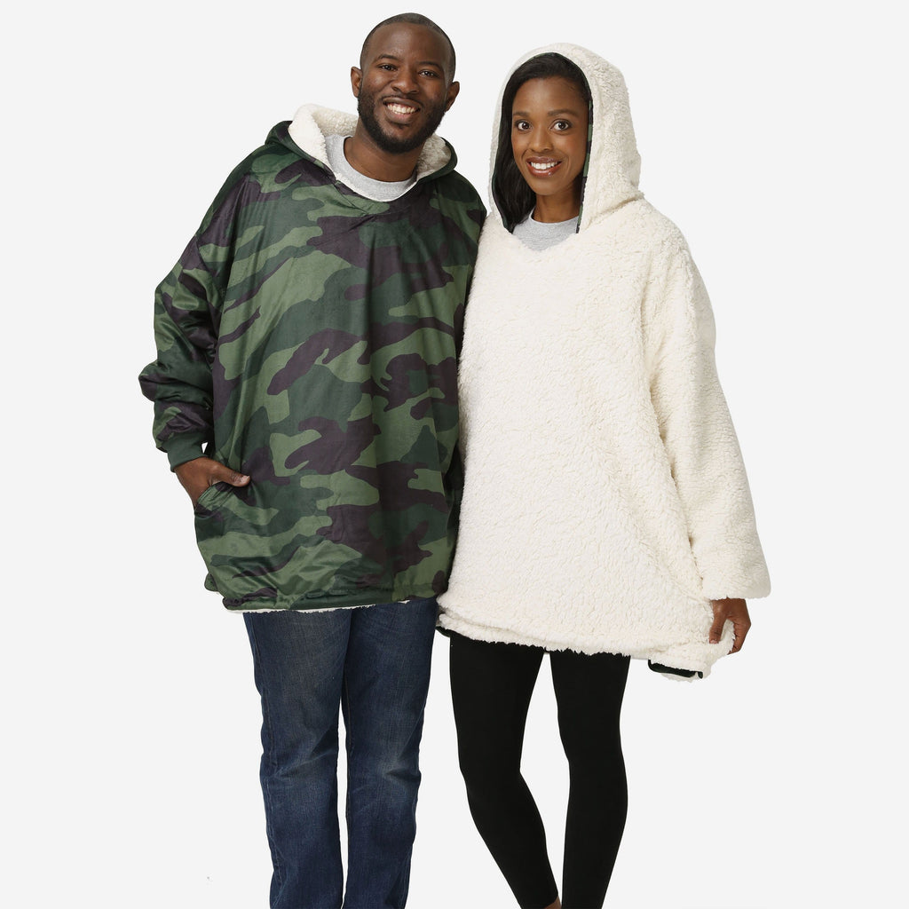 Camo Sherpa Reversible Hoodeez FOCO - FOCO.com