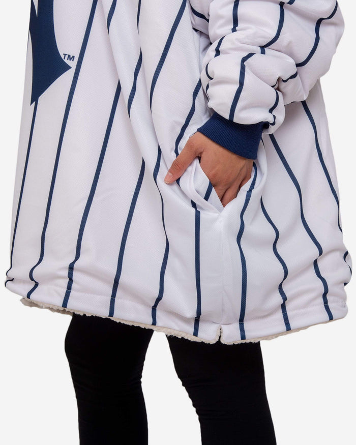 New York Yankees Reversible Gameday Hoodeez FOCO - FOCO.com