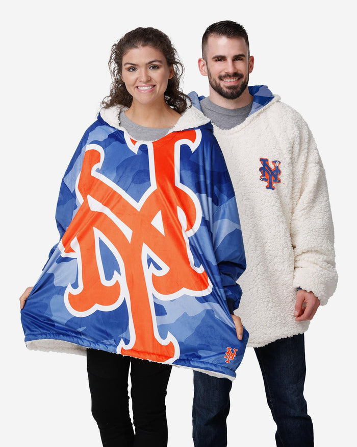 New York Mets Reversible Team Color Camo Hoodeez FOCO - FOCO.com