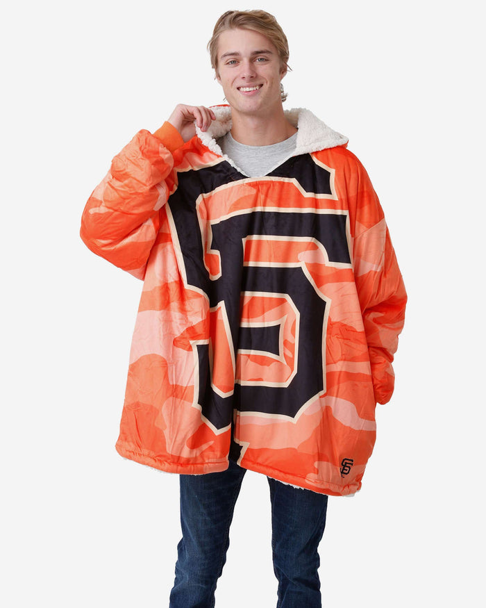 San Francisco Giants Reversible Team Color Camo Hoodeez FOCO - FOCO.com