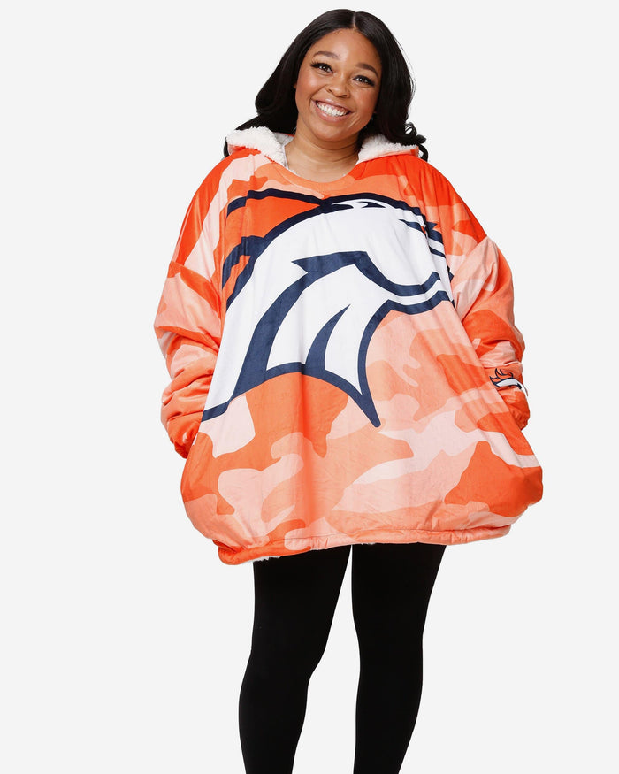 Denver Broncos Reversible Team Color Camo Hoodeez FOCO - FOCO.com