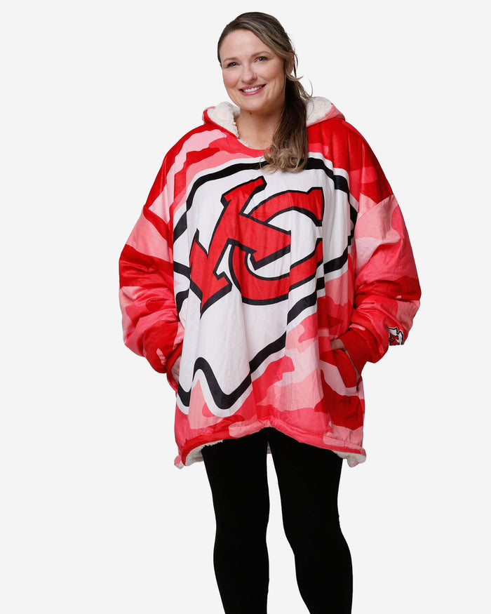 Kansas City Chiefs Reversible Team Color Camo Hoodeez FOCO - FOCO.com