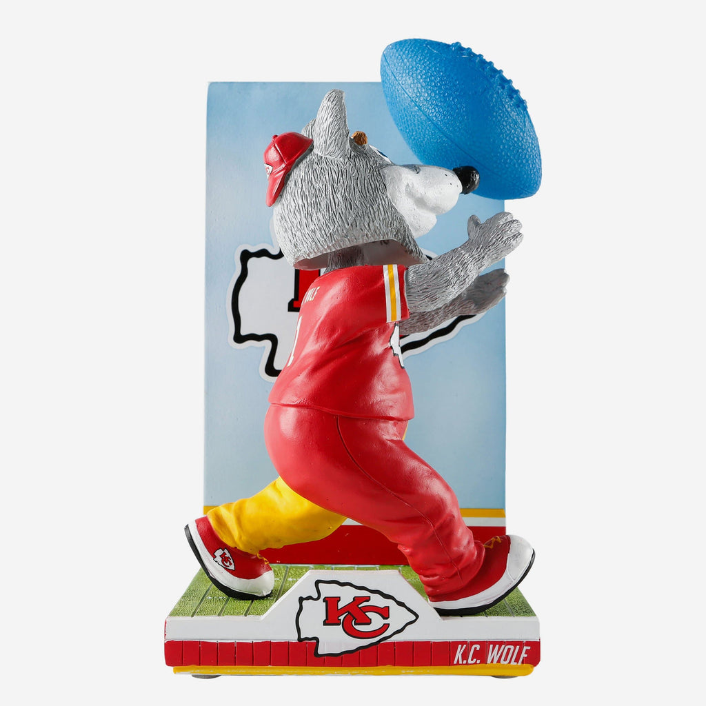 KC Wolf Kansas City Chiefs Mascot Action Pose Light Up Ball Bobblehead FOCO - FOCO.com